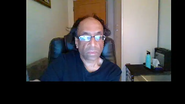 Snapshot of rauncher1 chatting on July 2026 11:05:02 PM rauncher1 online show from July 2026 11:05:02 PM