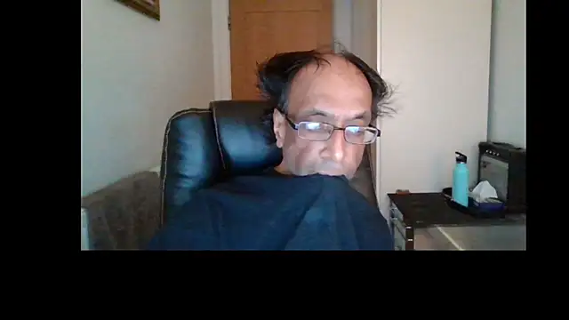 Snapshot of rauncher1 chatting on July 2026 08:22:02 AM rauncher1 online show from July 2026 08:22:02 AM