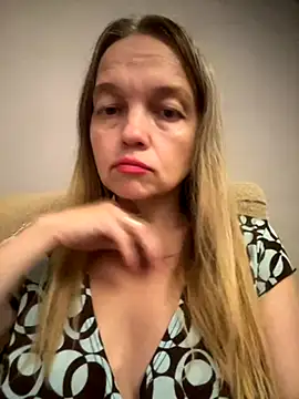 Snapshot of Susanel chatting on September 2025 04:40:01 PM Susanel online show from September 2025 04:40:01 PM