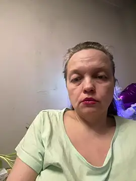 Snapshot of Susanel chatting on March 2025 06:01:02 PM Susanel online show from March 2025 06:01:02 PM