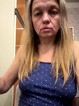 Susanel online show from November 2025 10:13:01 PM