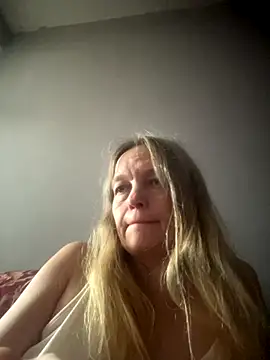 Snapshot of Susanel chatting on October 2025 11:34:01 AM Susanel online show from October 2025 11:34:01 AM