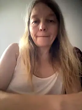 Snapshot of Susanel chatting on October 2025 09:12:01 AM Susanel online show from October 2025 09:12:01 AM