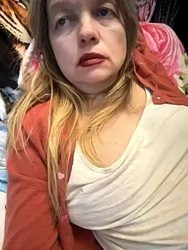 Susanel online show from December 2025 06:56:01 PM