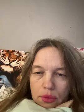 Susanel online show from December 2025 12:44:02 PM