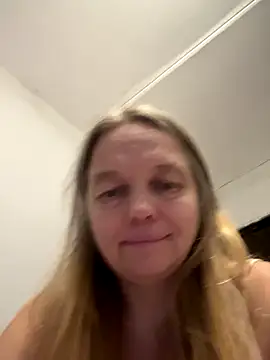 Snapshot of Susanel chatting on October 2025 09:49:02 PM Susanel online show from October 2025 09:49:02 PM