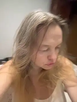 Susanel online show from November 2025 02:10:01 AM