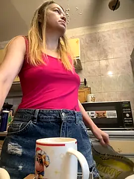 Susanel online show from November 2025 12:09:02 PM