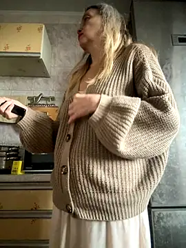 Susanel online show from October 2025 12:05:02 PM