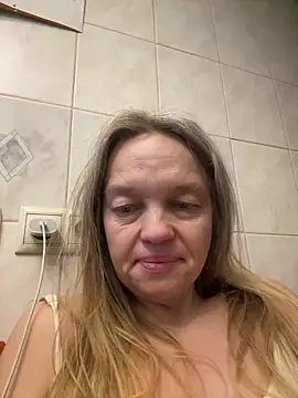 Susanel online show from December 2025 12:15:02 PM