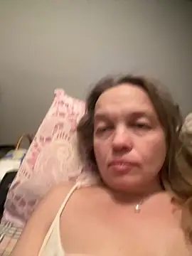 Susanel online show from November 2025 05:34:01 PM