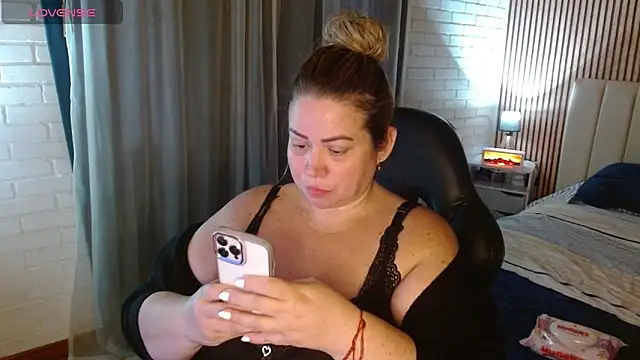 bella savati online show from February 2026 09:17:01 PM