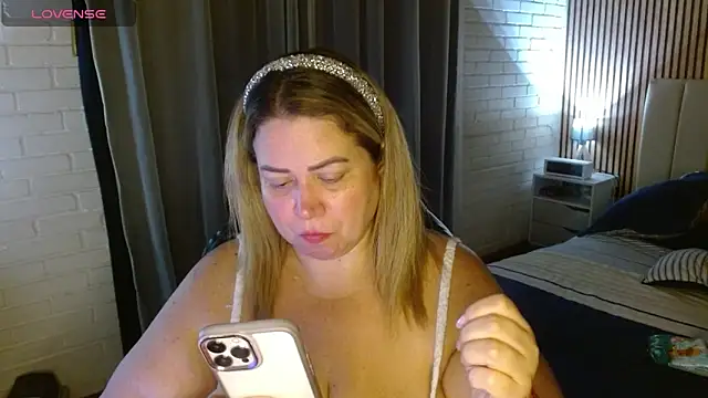 bella savati online show from February 2026 12:44:02 AM