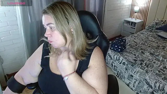 bella savati online show from December 2025 07:28:02 PM