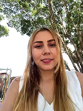 Brittanyrosexx online show from September 2025 07:32:02 PM