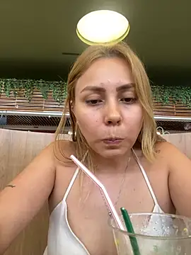 Brittanyrosexx online show from September 2025 08:52:02 PM