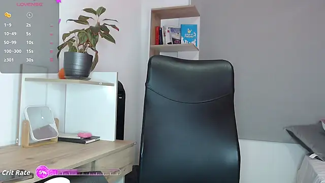 Snapshot of BriannaLorens chatting on October 2025 04:29:02 PM BriannaLorens online show from October 2025 04:29:02 PM