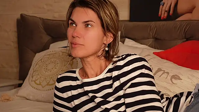 FeliciaKrige online show from April 2026 01:07:01 AM