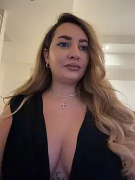 YaaraCollins online show from February 2026 07:13:01 PM