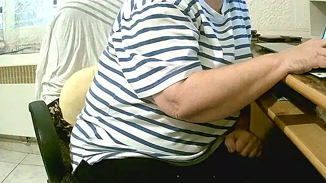 Snapshot of douceur63 chatting on November 2025 11:59:02 AM douceur63 online show from November 2025 11:59:02 AM