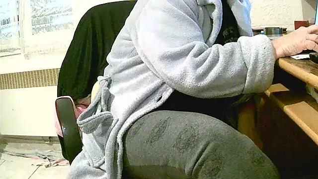 Snapshot of douceur63 chatting on December 2025 11:20:01 AM douceur63 online show from December 2025 11:20:01 AM