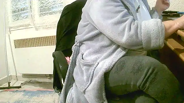 Snapshot of douceur63 chatting on December 2025 11:47:01 AM douceur63 online show from December 2025 11:47:01 AM