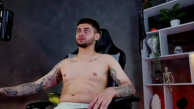 alessandro duty online show from October 2025 01:15:01 AM