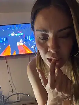 Snapshot of LilEuphoria chatting on March 2026 04:42:01 AM LilEuphoria online show from March 2026 04:42:01 AM