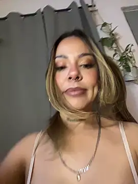 Snapshot of LilEuphoria chatting on March 2026 04:39:02 AM LilEuphoria online show from March 2026 04:39:02 AM