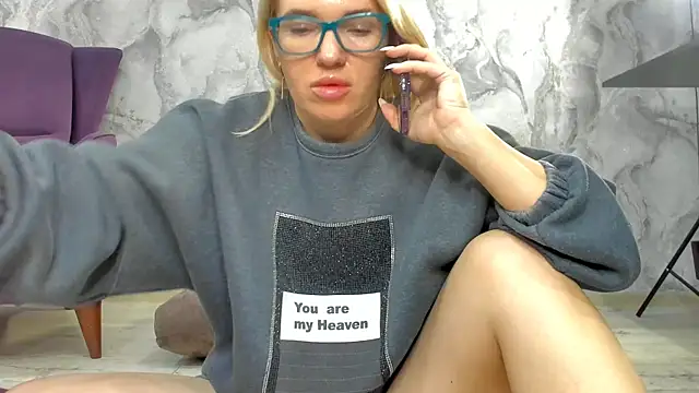 Snapshot of succubus chatting on October 2025 06:56:01 PM succubus online show from October 2025 06:56:01 PM