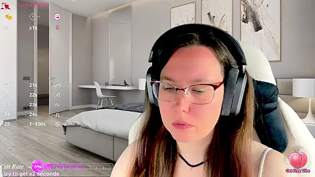 Snapshot of Victoria_Romans chatting on June 2026 02:37:02 PM Victoria Romans online show from June 2026 02:37:02 PM
