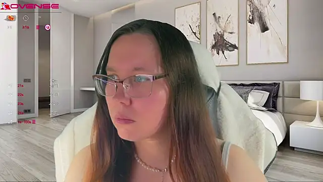 Snapshot of Victoria_Romans chatting on October 2025 07:48:02 PM Victoria Romans online show from October 2025 07:48:02 PM