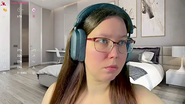 Victoria Romans online show from April 2026 10:28:01 PM