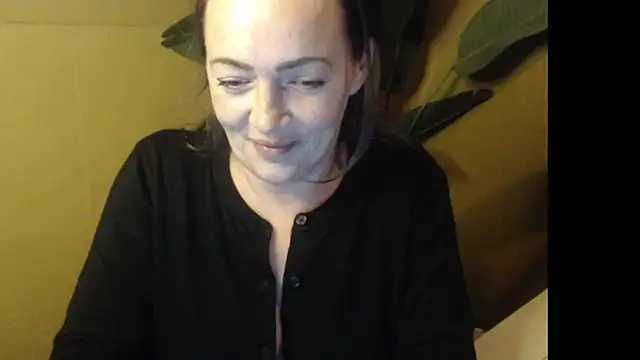 Snapshot of cloe85nl chatting on November 2025 11:57:02 AM cloe85nl online show from November 2025 11:57:02 AM