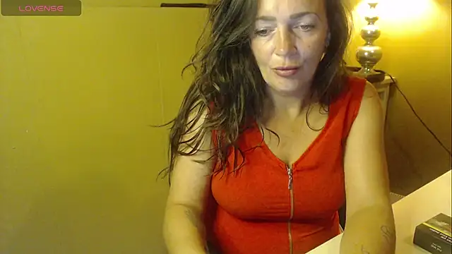 Snapshot of cloe85nl chatting on June 2026 07:42:01 AM cloe85nl online show from June 2026 07:42:01 AM