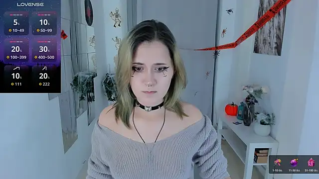 Alexa Lexi  online show from October 2025 04:17:02 PM