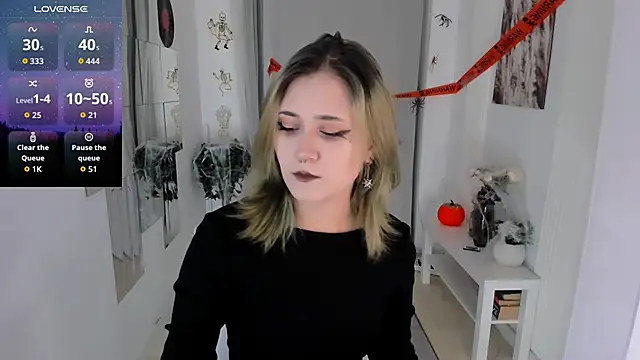 Alexa Lexi  online show from October 2025 03:44:01 PM