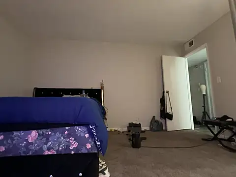 Snapshot of ChocolateTingz chatting on February 2025 01:32:01 AM ChocolateTingz online show from February 2025 01:32:01 AM