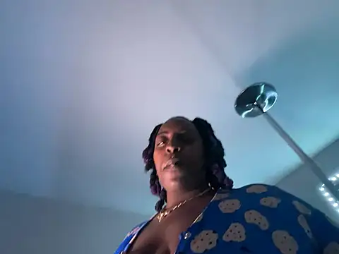 Snapshot of ChocolateTingz chatting on January 2025 01:52:02 AM ChocolateTingz online show from January 2025 01:52:02 AM