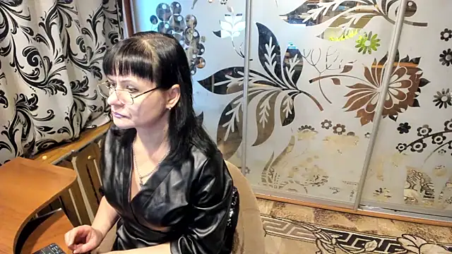 Snapshot of EVILENSA chatting on February 2026 01:42:02 PM EVILENSA online show from February 2026 01:42:02 PM