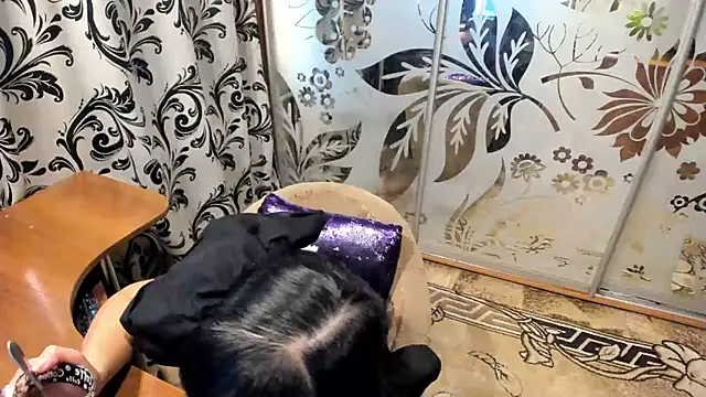 Snapshot of EVILENSA chatting on November 2025 02:11:01 PM EVILENSA online show from November 2025 02:11:01 PM