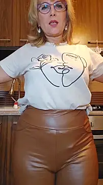 Snapshot of elacoquette chatting on October 2025 05:23:02 PM elacoquette online show from October 2025 05:23:02 PM