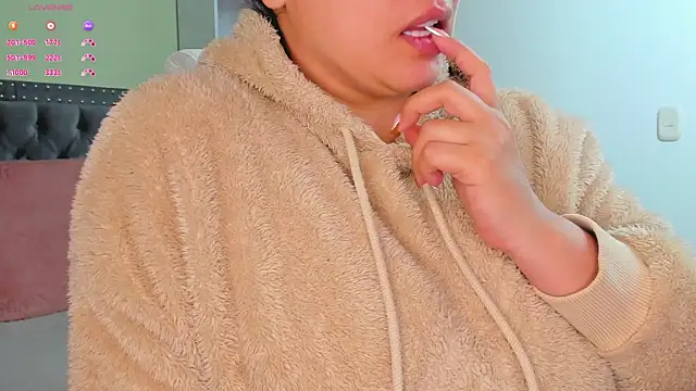 Kyllie B online show from November 2025 02:34:02 AM