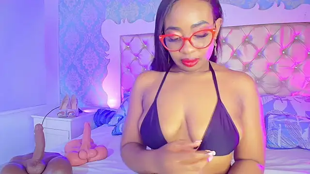 CaseyMoon online show from March 2026 12:18:02 PM