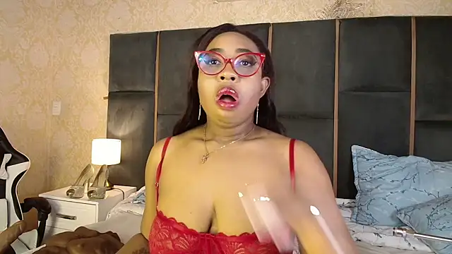 CaseyMoon online show from November 2025 12:38:01 PM