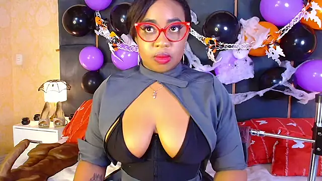 CaseyMoon online show from October 2025 12:50:01 PM