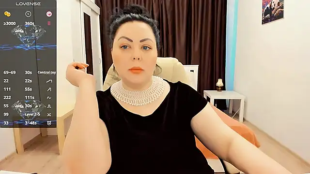 Snapshot of Nina_Hopper chatting on February 2025 12:11:01 PM Nina Hopper online show from February 2025 12:11:01 PM