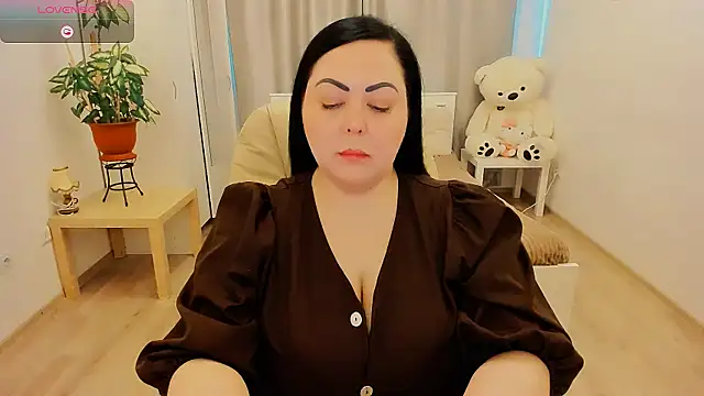 Nina Hopper online show from April 2026 01:23:02 PM