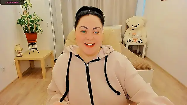 Nina Hopper online show from April 2026 01:28:01 PM