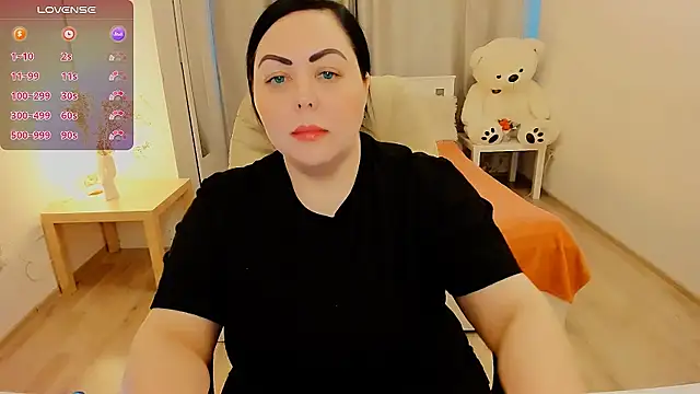 Nina Hopper online show from January 2026 12:42:01 PM